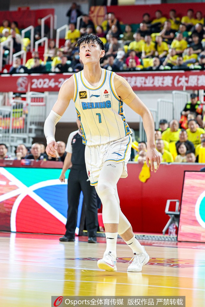 鹈鹕球探曾打听过曾凡博的情况 后者在今年具备更好的条件冲击NBA